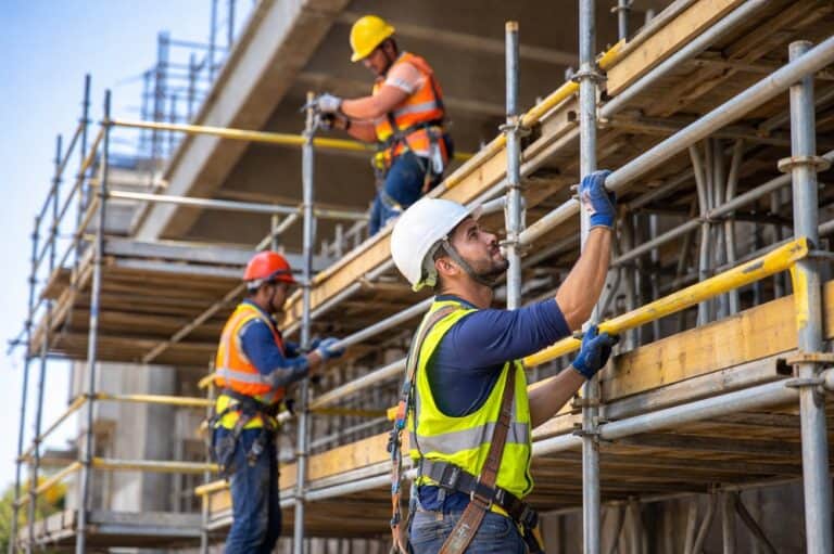 Scaffold Safety Do’s and Don’ts in Construction